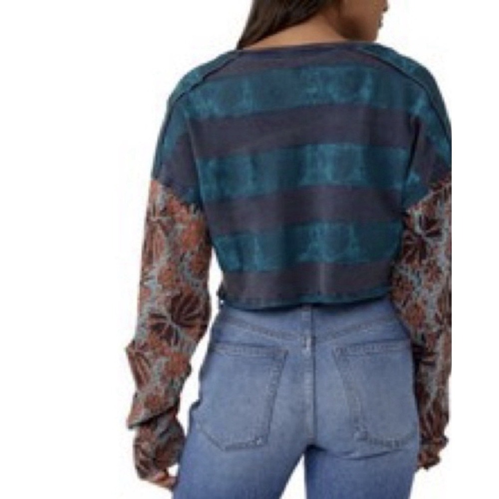 WE THE FREE BY FREE PEOPLE JAMIE CROPPED LONG SLEEVE TEE GREEN BLACK MAUVE MED - Picture 4 of 13